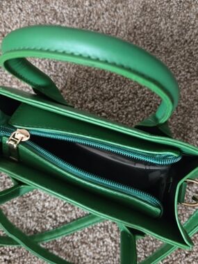 Green Women’s Handbag - Sleek Structured Tote